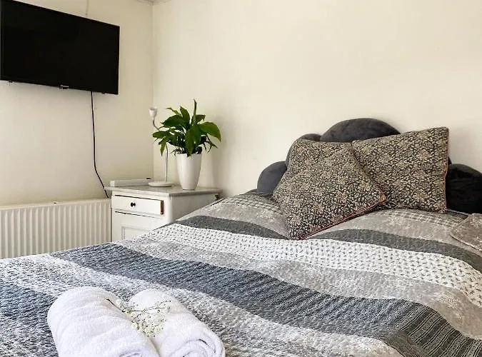 Sunbjerre Bed & Breakfast *